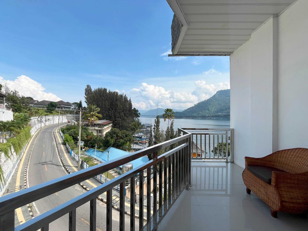 Grand Tamaro Hotel Lake Toba photo 1