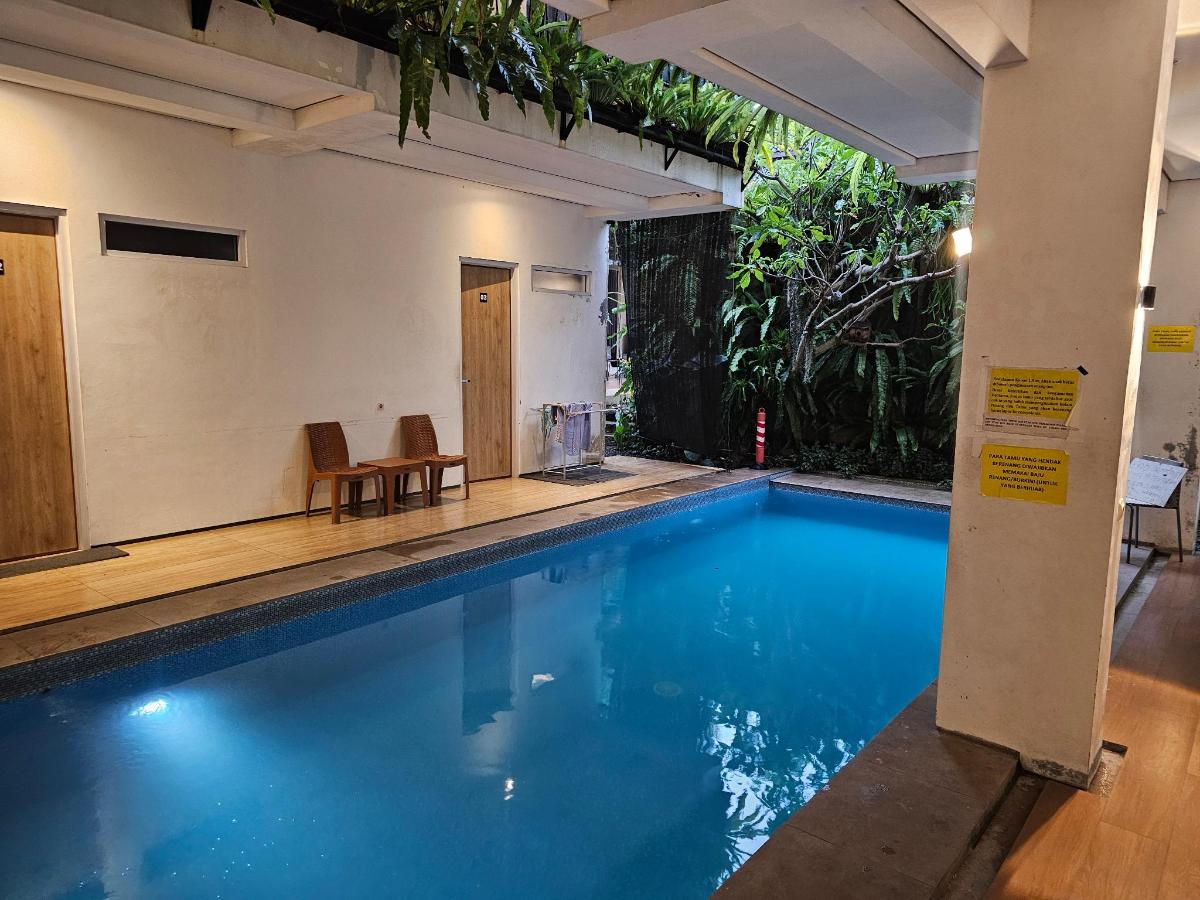 Rion Hostel Bogor photo 6