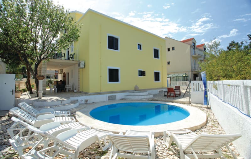 Dragan's Den Hostel photo 1