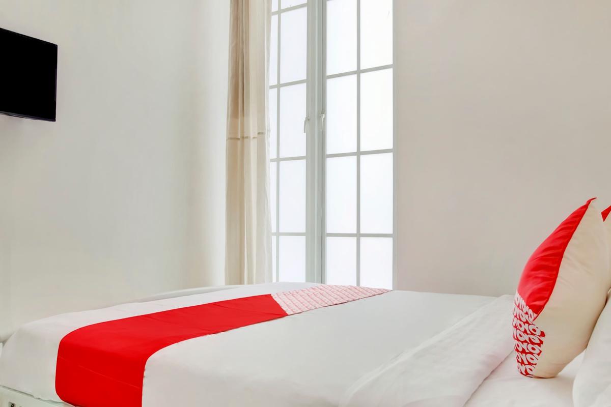 Hotel O Golden White House Near Mall Panakkukang photo 3