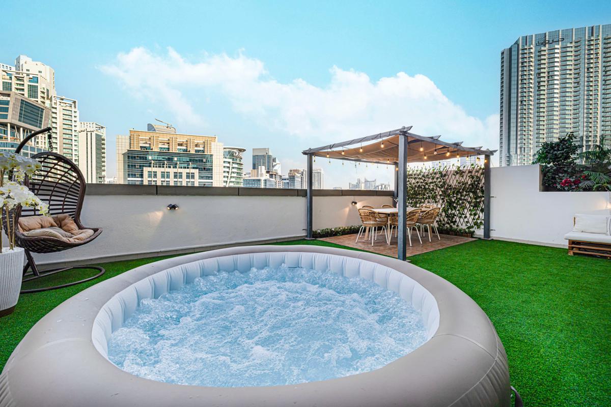 The Downtown Views Penthouse - Ideal for big groups & Families photo 1