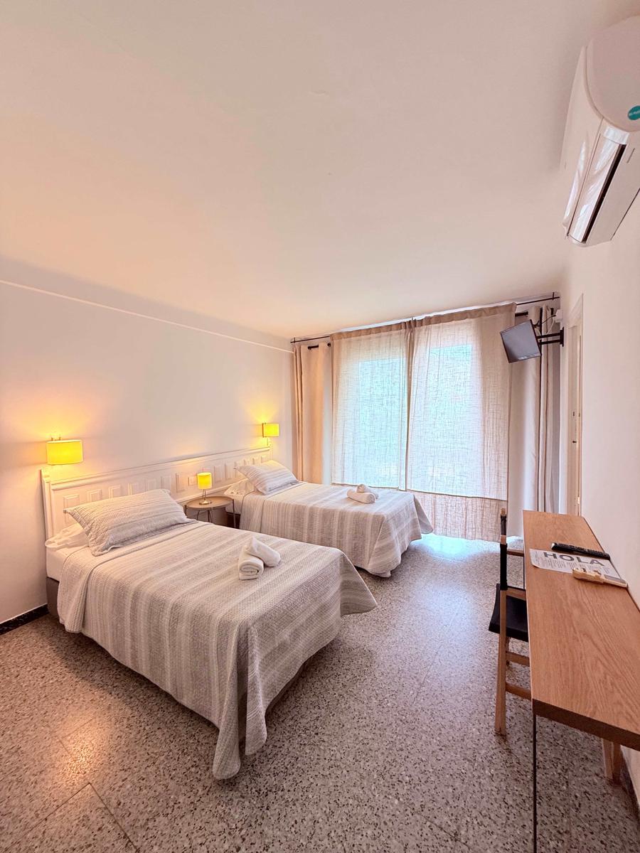 L'illa Hotel photo 2