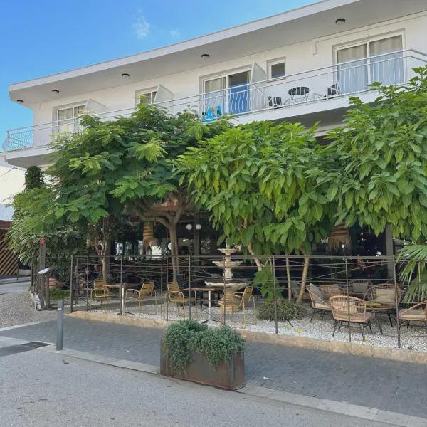 L'illa Hotel photo 5