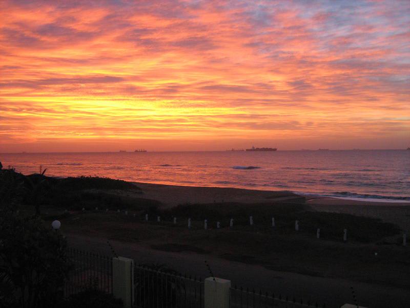 Durban Backpackers - On the Beach photo 2