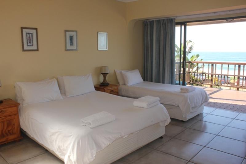 Durban Backpackers - On the Beach photo 4