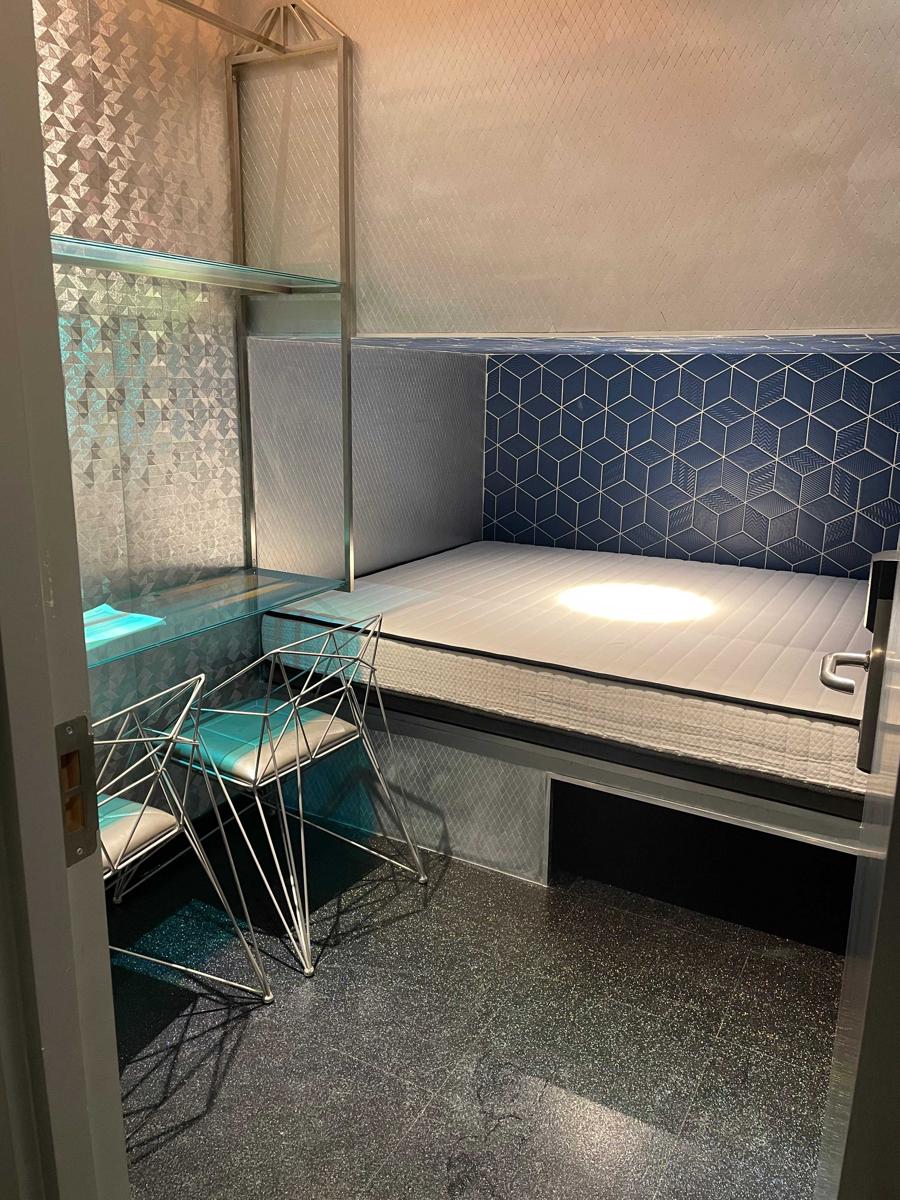 Diamond Capsule Hotel Amsterdam South photo 3