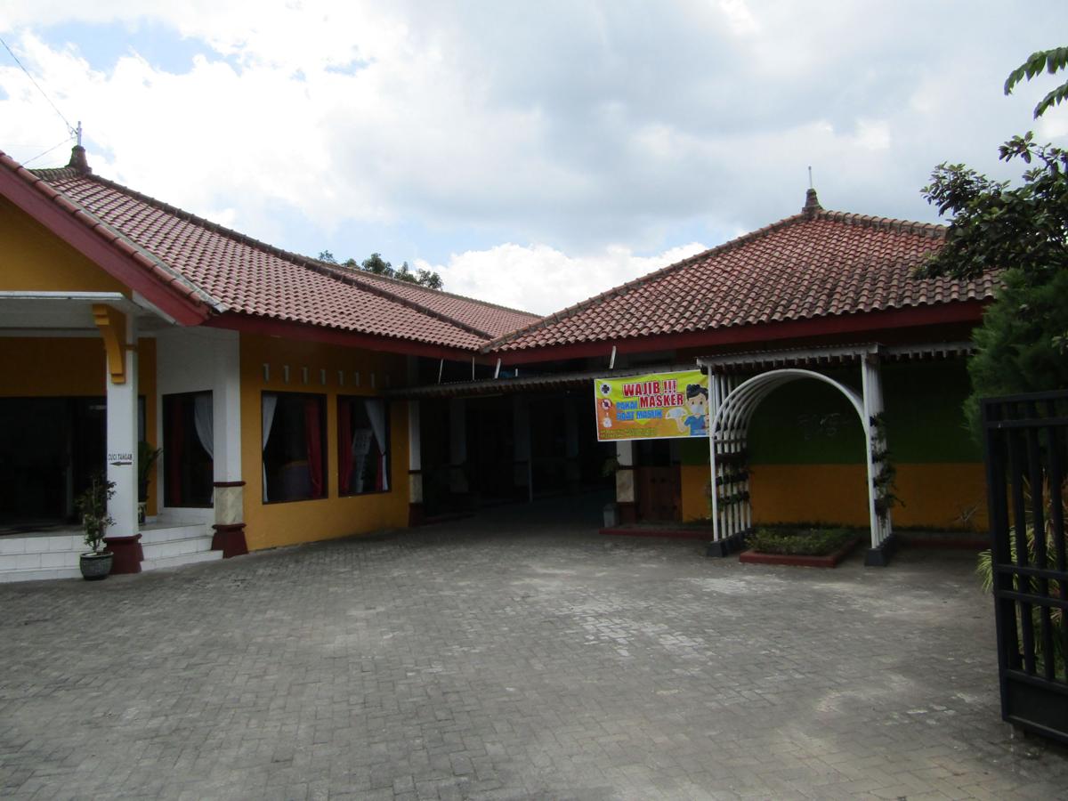 Hotel BIP Tawangmangu photo 2