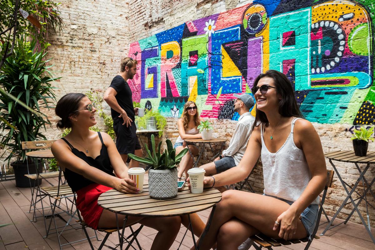 Sant Jordi Hostels Gracia photo 1