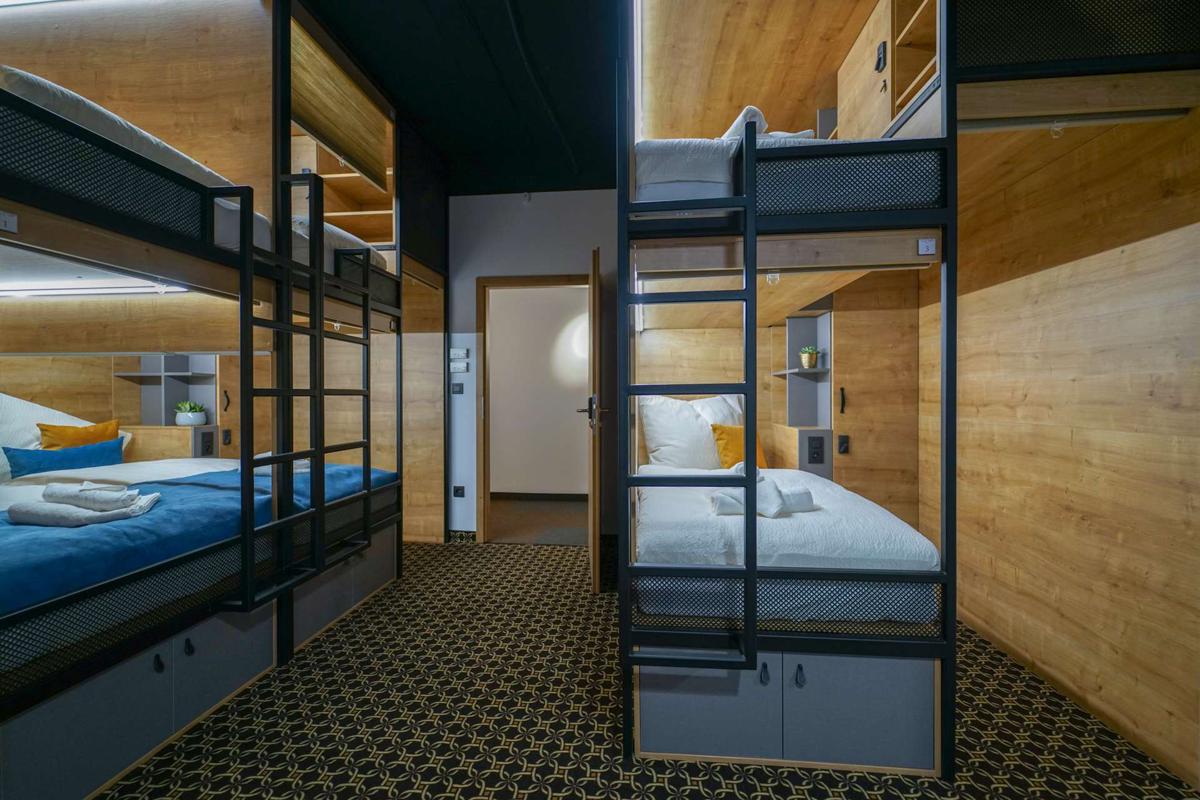 CHORS like a hotel | Capsule & NFT Boutique Hostel Bratislava | City Center photo 2