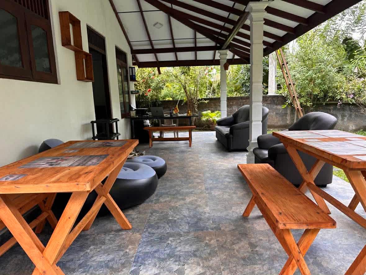 R BackPacker Hostel photo 1