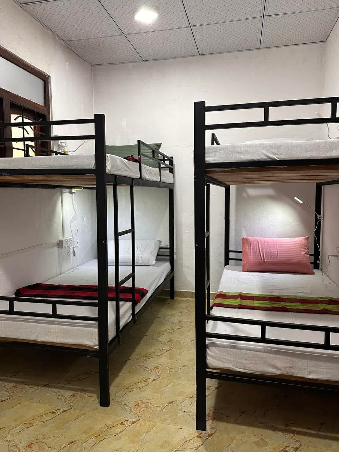 R BackPacker Hostel photo 4