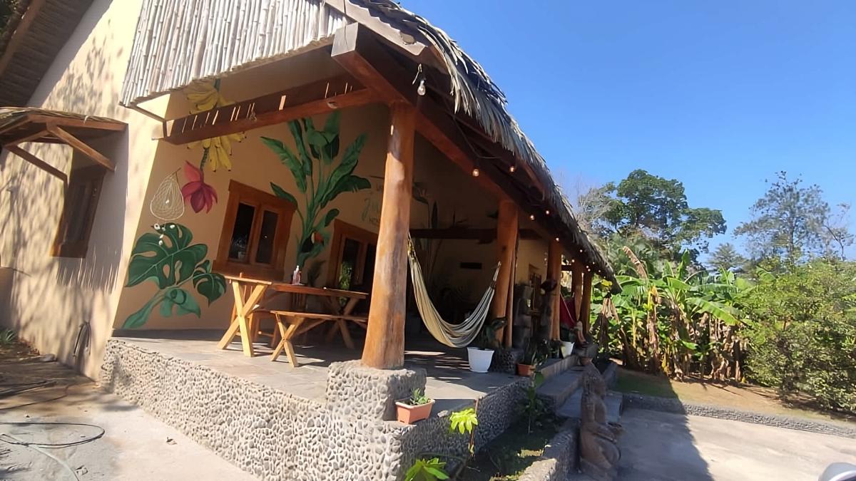 Urbano Pacific Jungle Hostel photo 2
