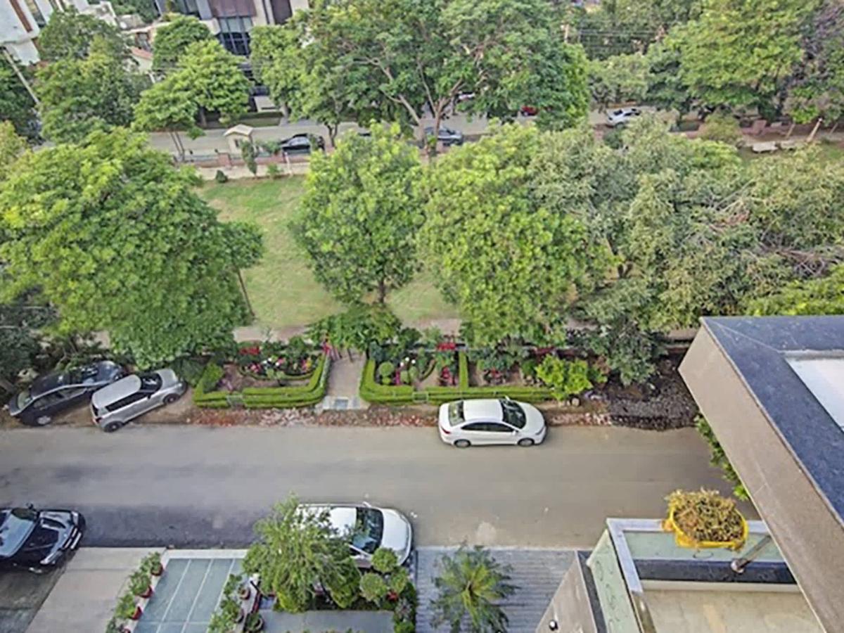 NUAB House-Fortis/MAX/MEDANTA/Paras/HUDA Metro photo 3
