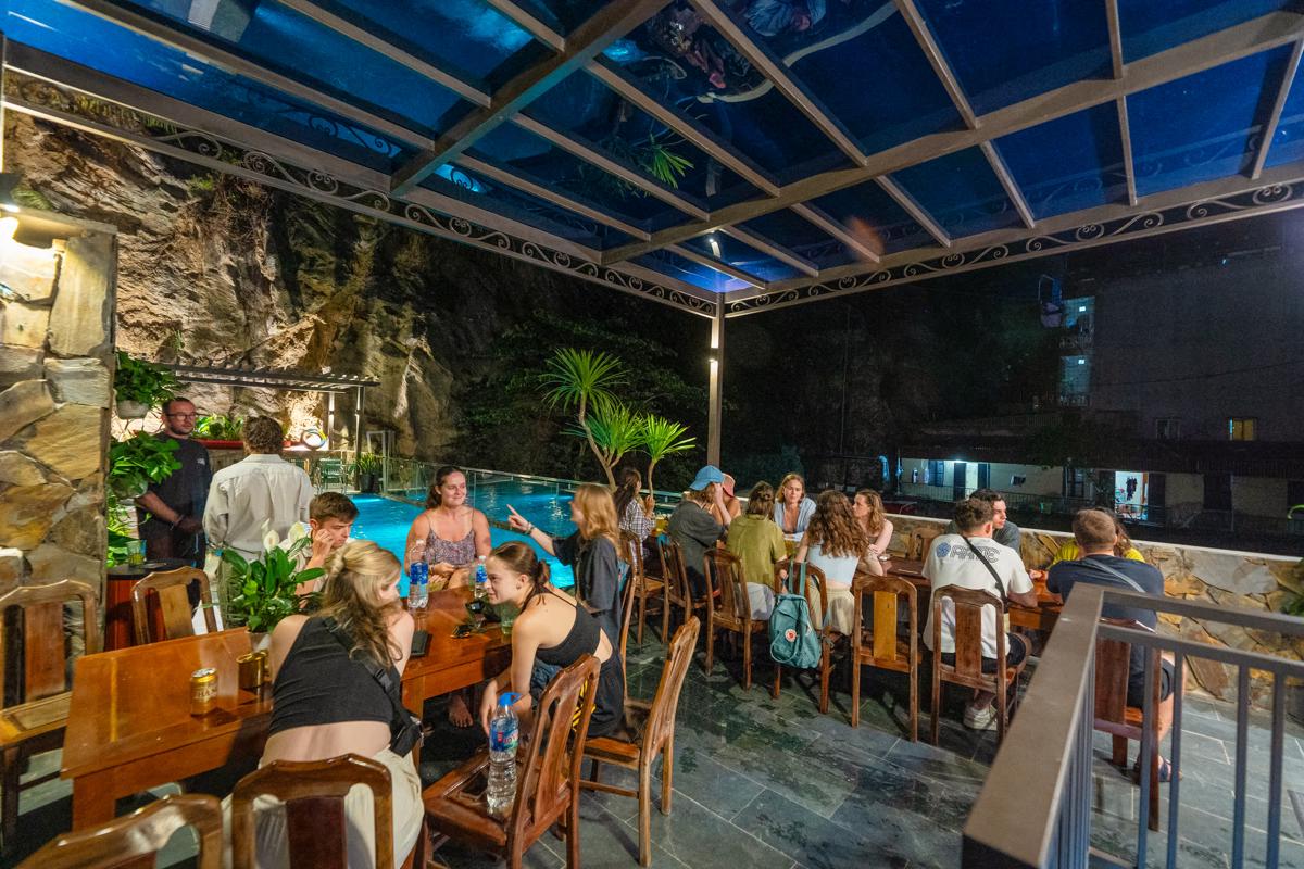 The Oversleep Cat Ba Hostel & Pool Bar photo 2