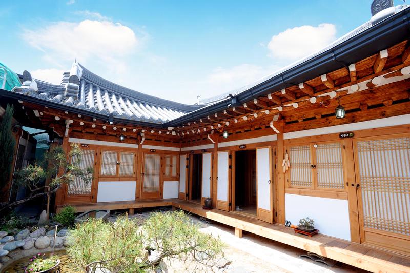 Happinessfull Hanok Guesthouse Jeonju photo 1