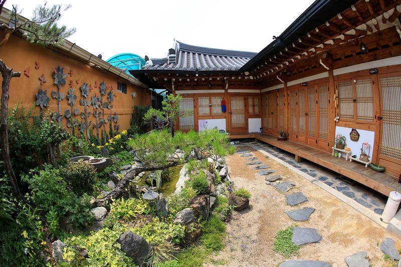 Happinessfull Hanok Guesthouse Jeonju photo 5