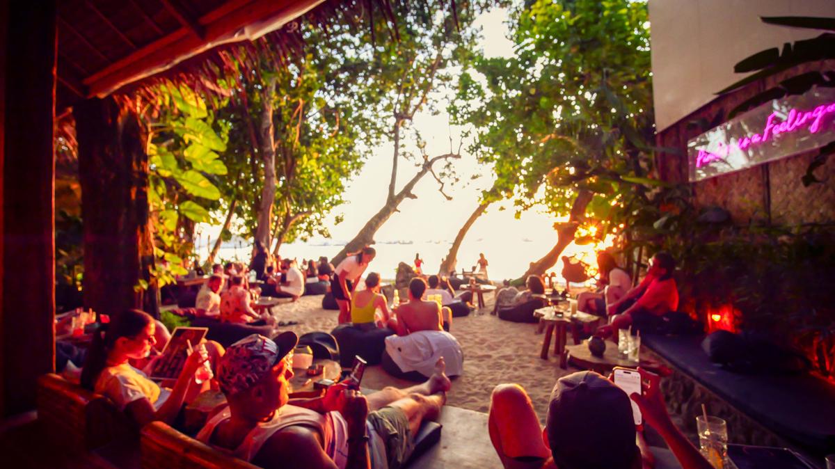Sip Sunset Hostel and Lounge photo 1