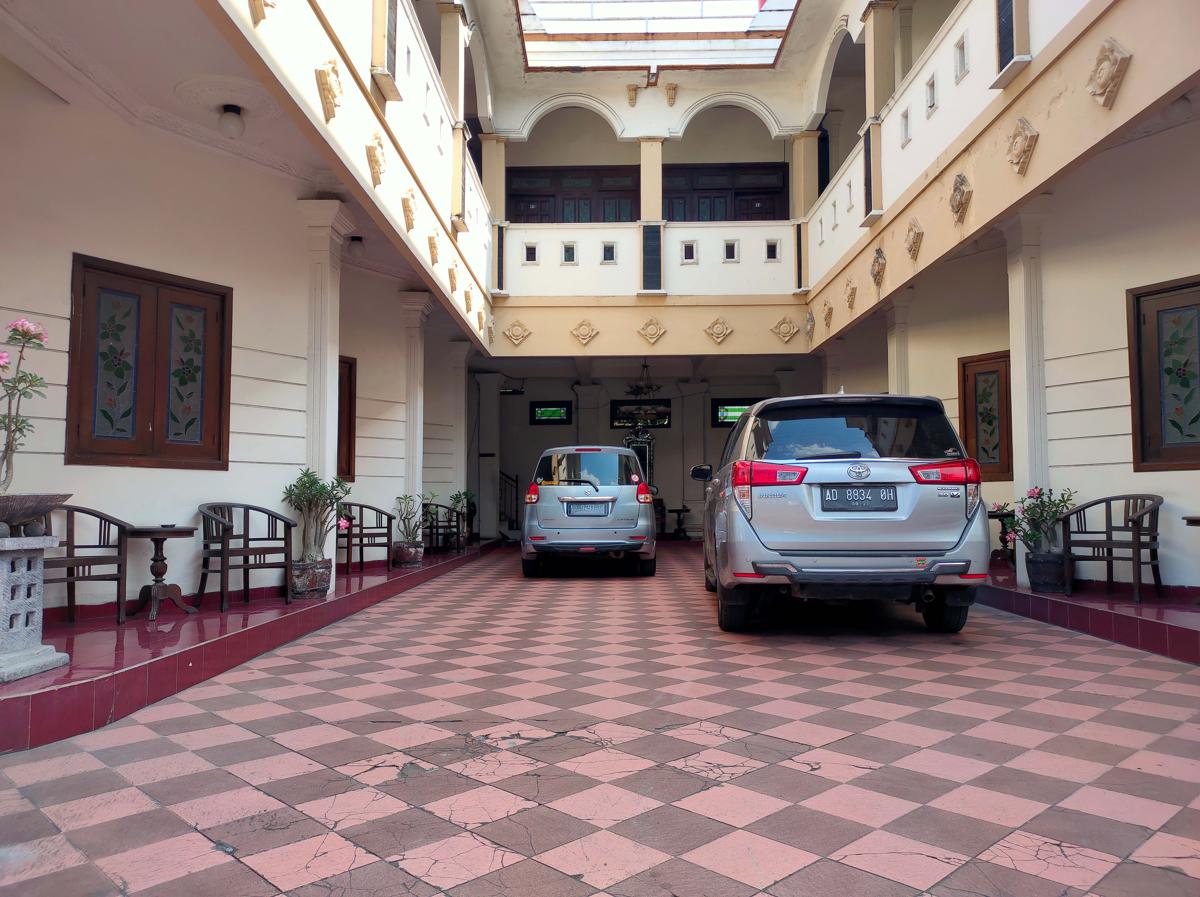 Mangkuyudan Hotel Solo photo 3