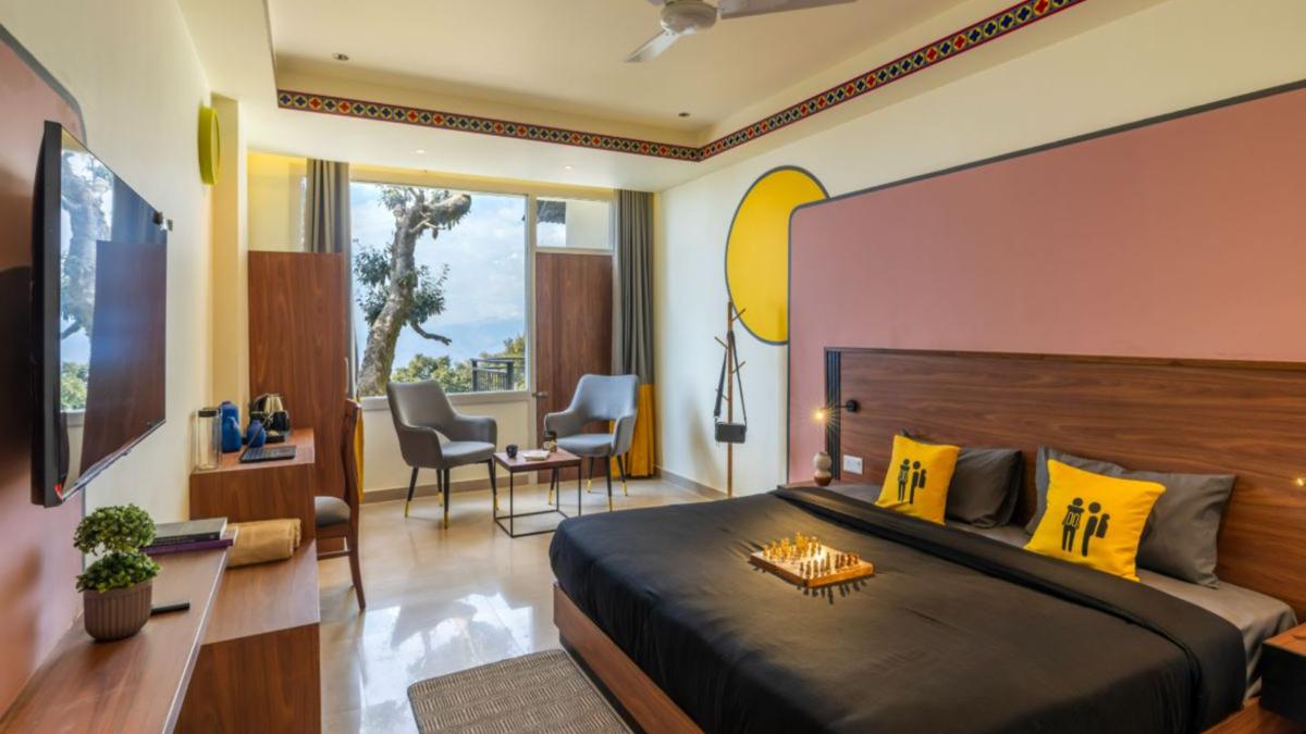 The Hosteller Dalhousie, Mall Road photo 2