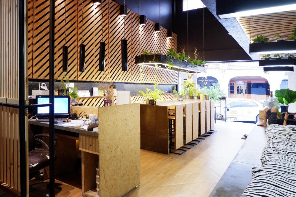 Hugger Hostel photo 2