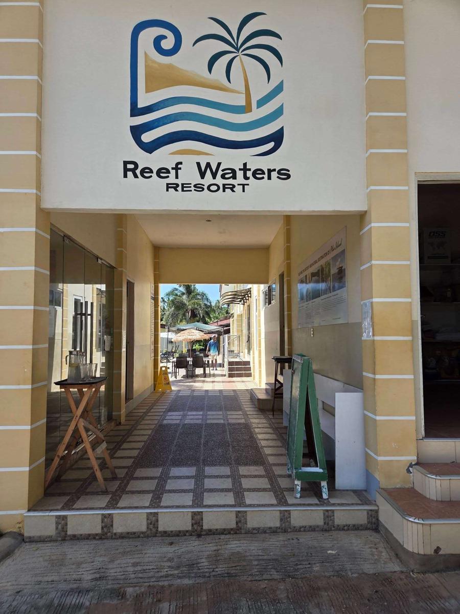 Reef Waters Resort photo 3