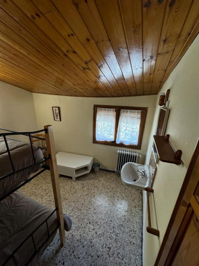 Hostal L'esquella photo 6