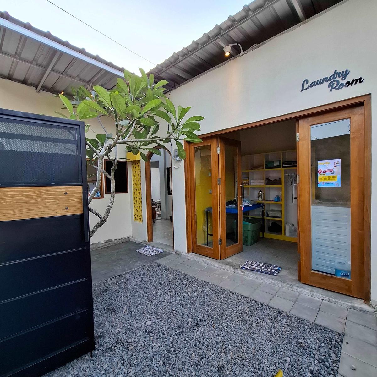 The Backyard Hostel photo 1
