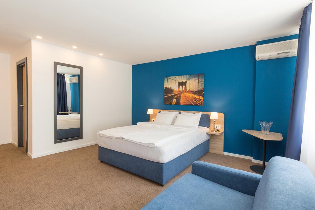 Premium Crown Suites photo 4