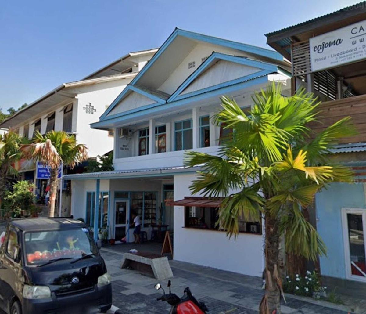 Komodo Indah Hotel and Hostel photo 2