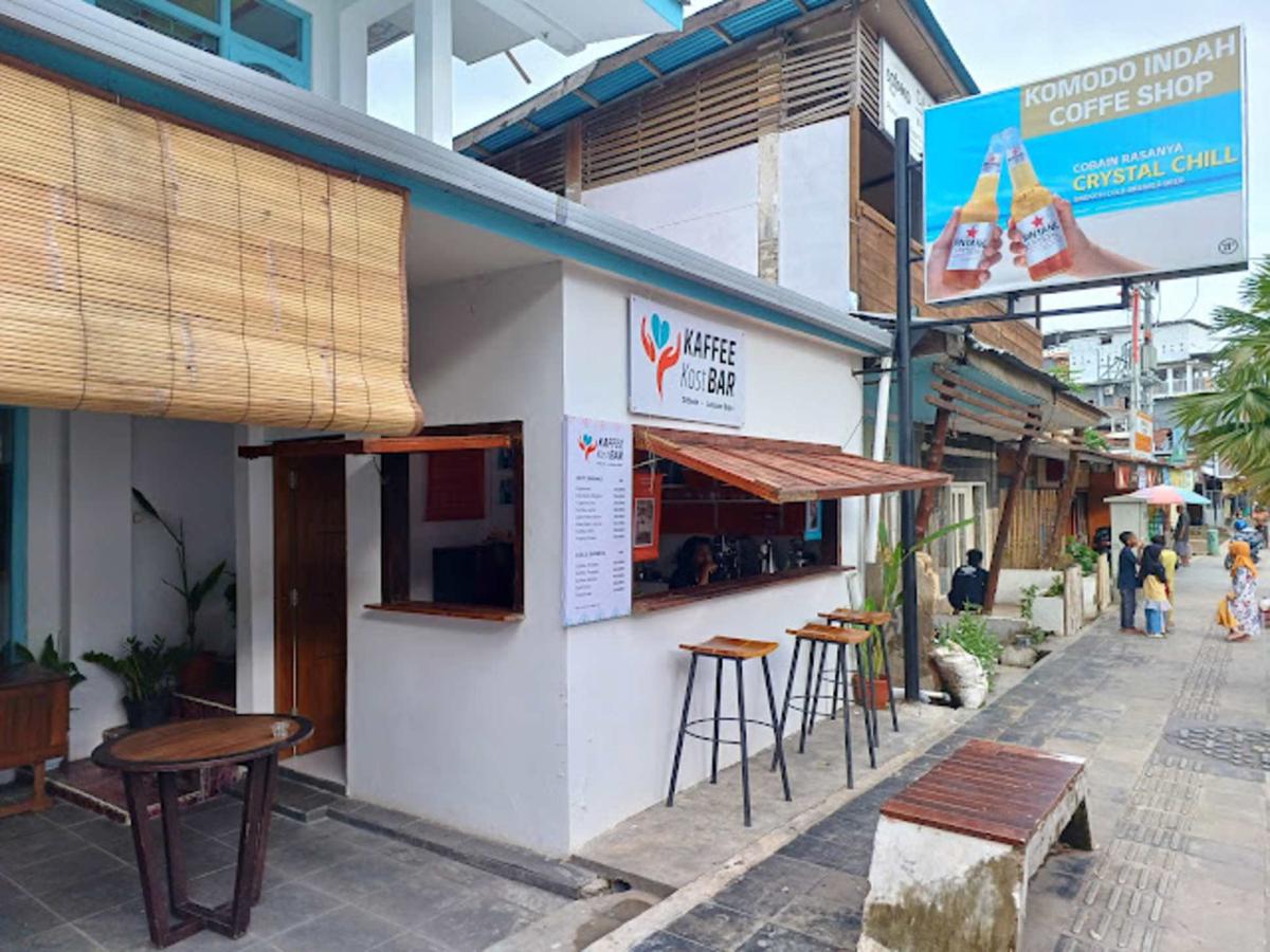 Komodo Indah Hotel and Hostel photo 3