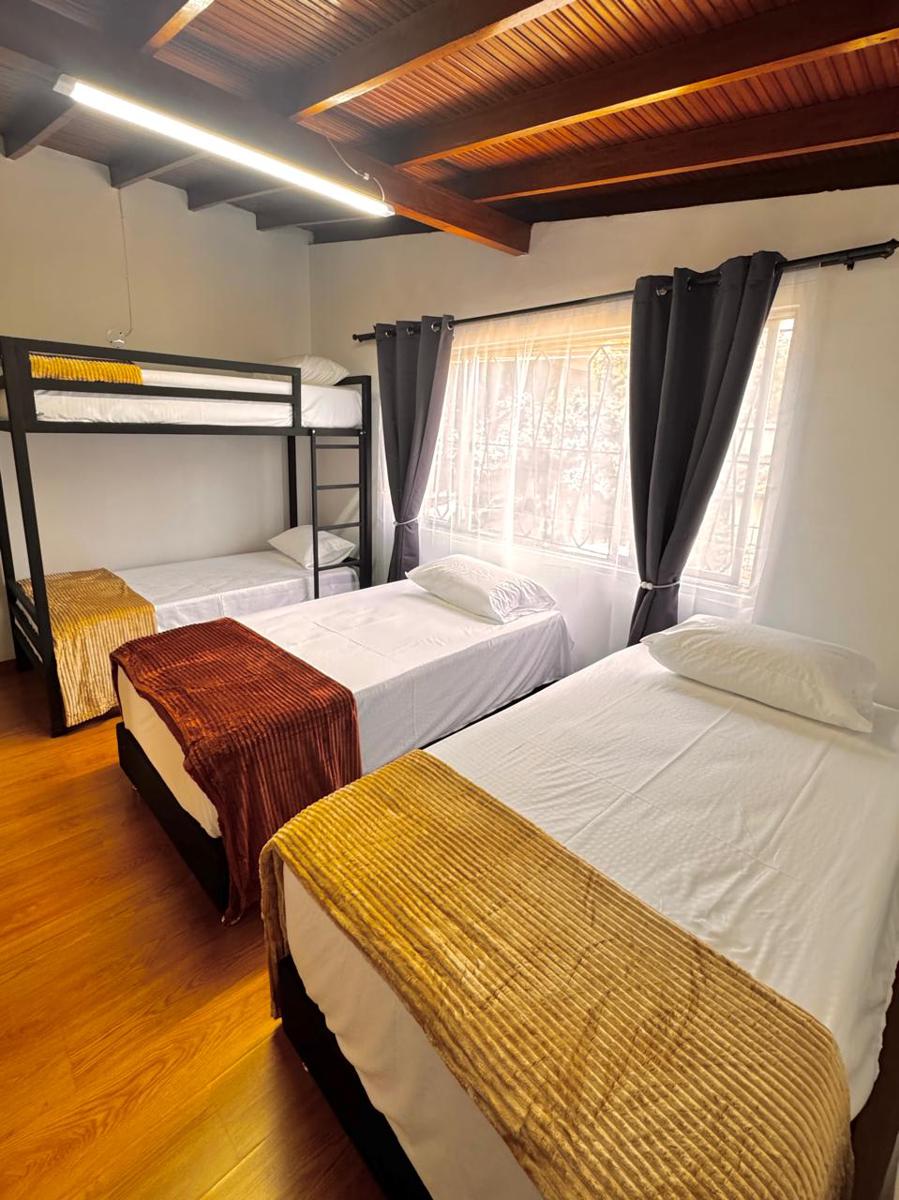 Hostal Galeria de la Montaña photo 2