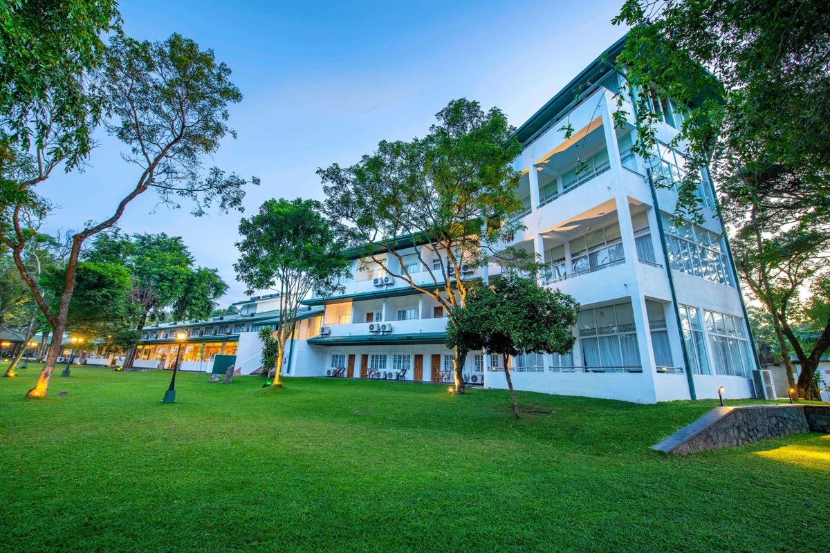 Hotel Sudu Araliya photo 3