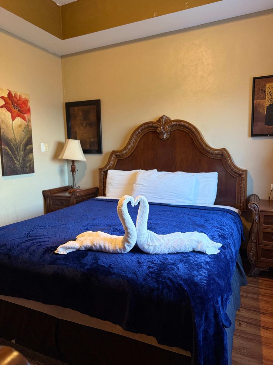 Hotel Royal Blue & Golf Cart Rental photo 3