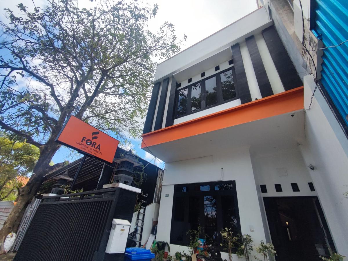 Fora Capsule Hostel Tuban Kuta photo 1