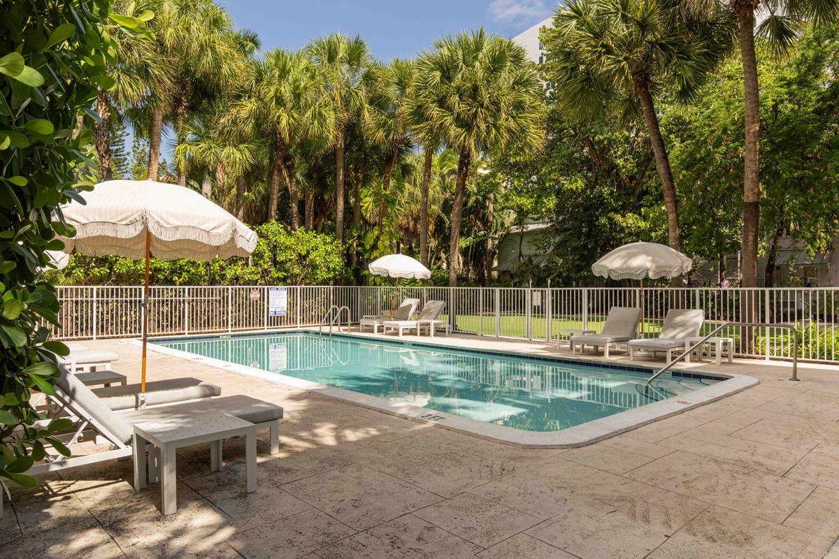 Miami River Inn by Renzzi photo 1