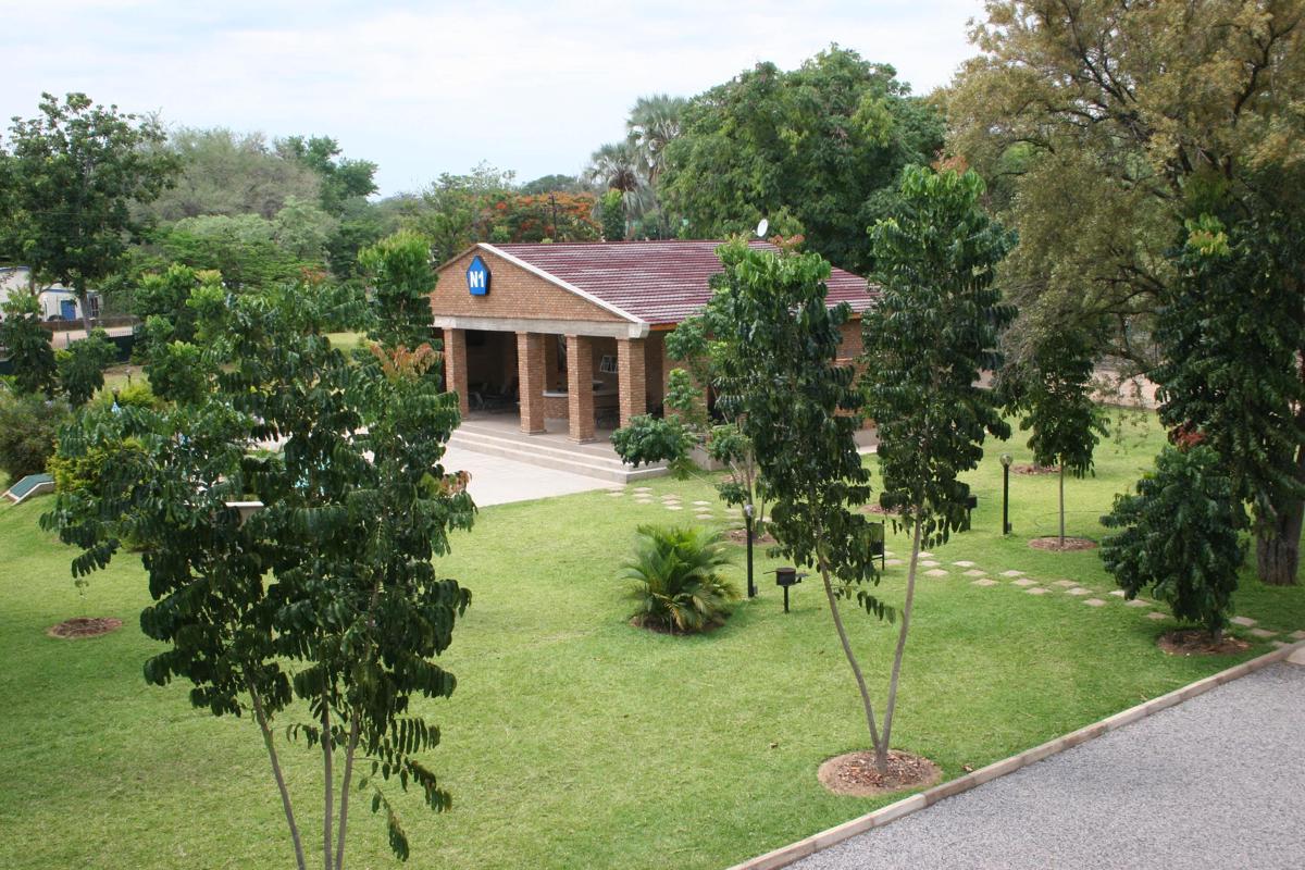 N1 Hotel & Campsite Victoria Falls photo 4