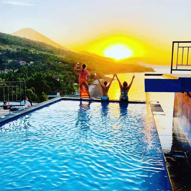 Waenis Sunset View Hotel and Restaurant photo 1