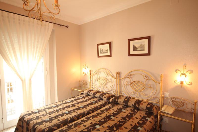 Hostal Roma photo 4