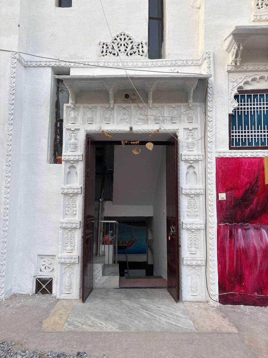 Multiple stories, Udaipur photo 4