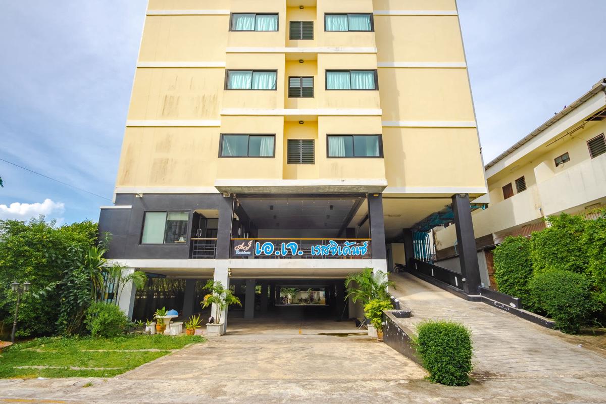 AJ Residence photo 2