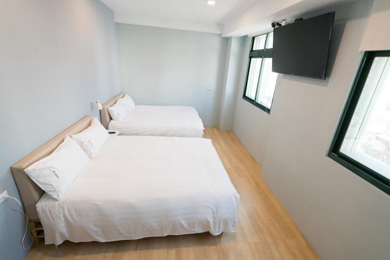 M.House photo 6