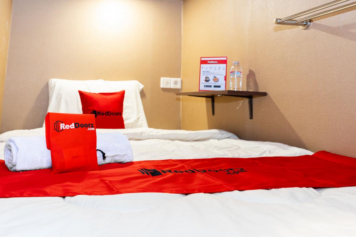 RedDoorz Hostel @ DI Panjaitan Simpang Lima photo 4