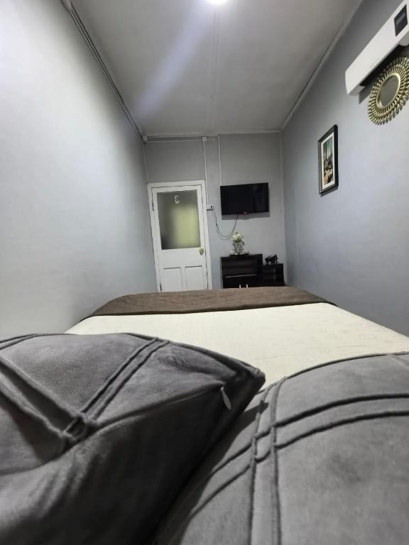 Alojamiento emilia house y camping photo 3