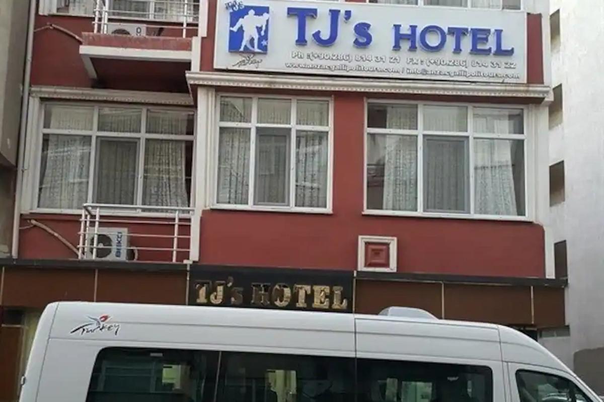 TJ's Hotel photo 3
