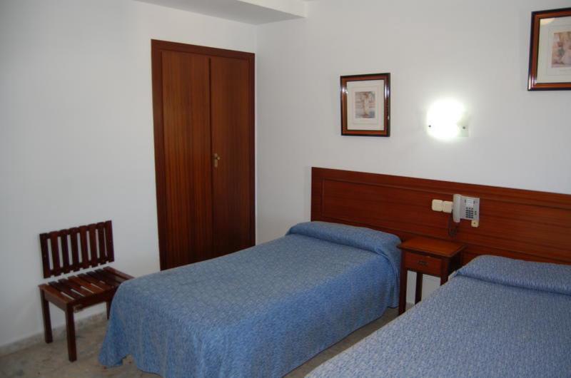 Hotel Marina Victoria Algeciras photo 3