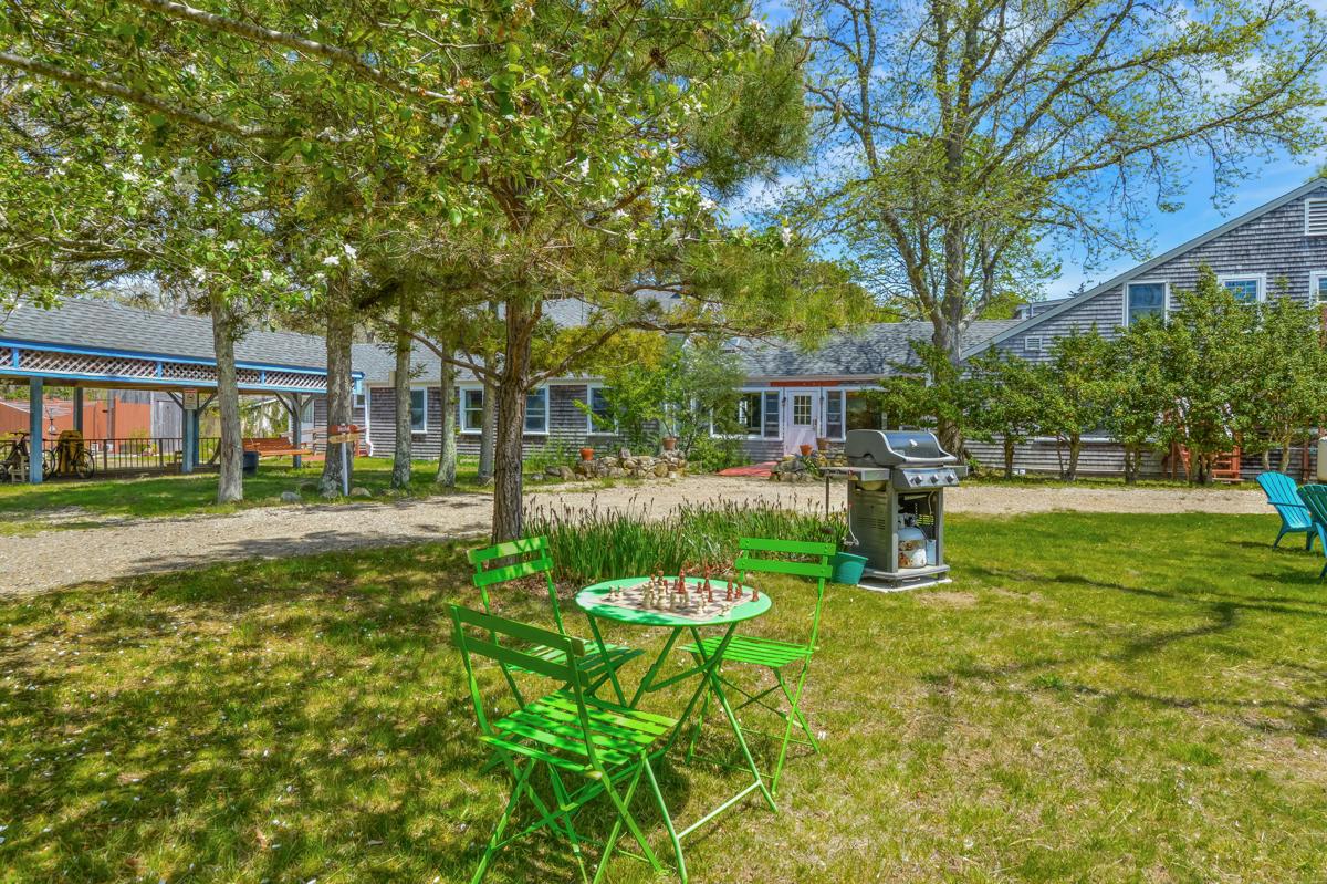 HI Martha's Vineyard photo 3