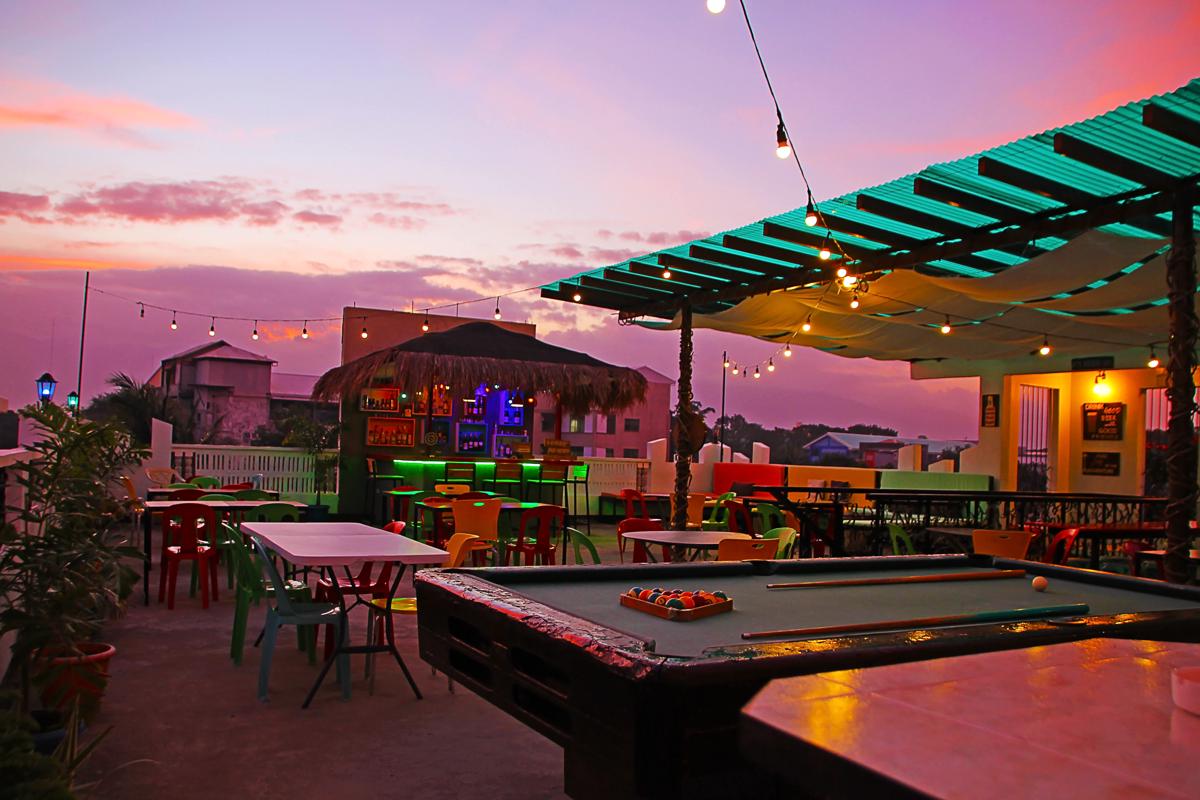 Antwet Backpackers And Rooftop Bar photo 3