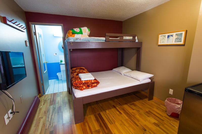 Raging Elk Adventure Lodging photo 3