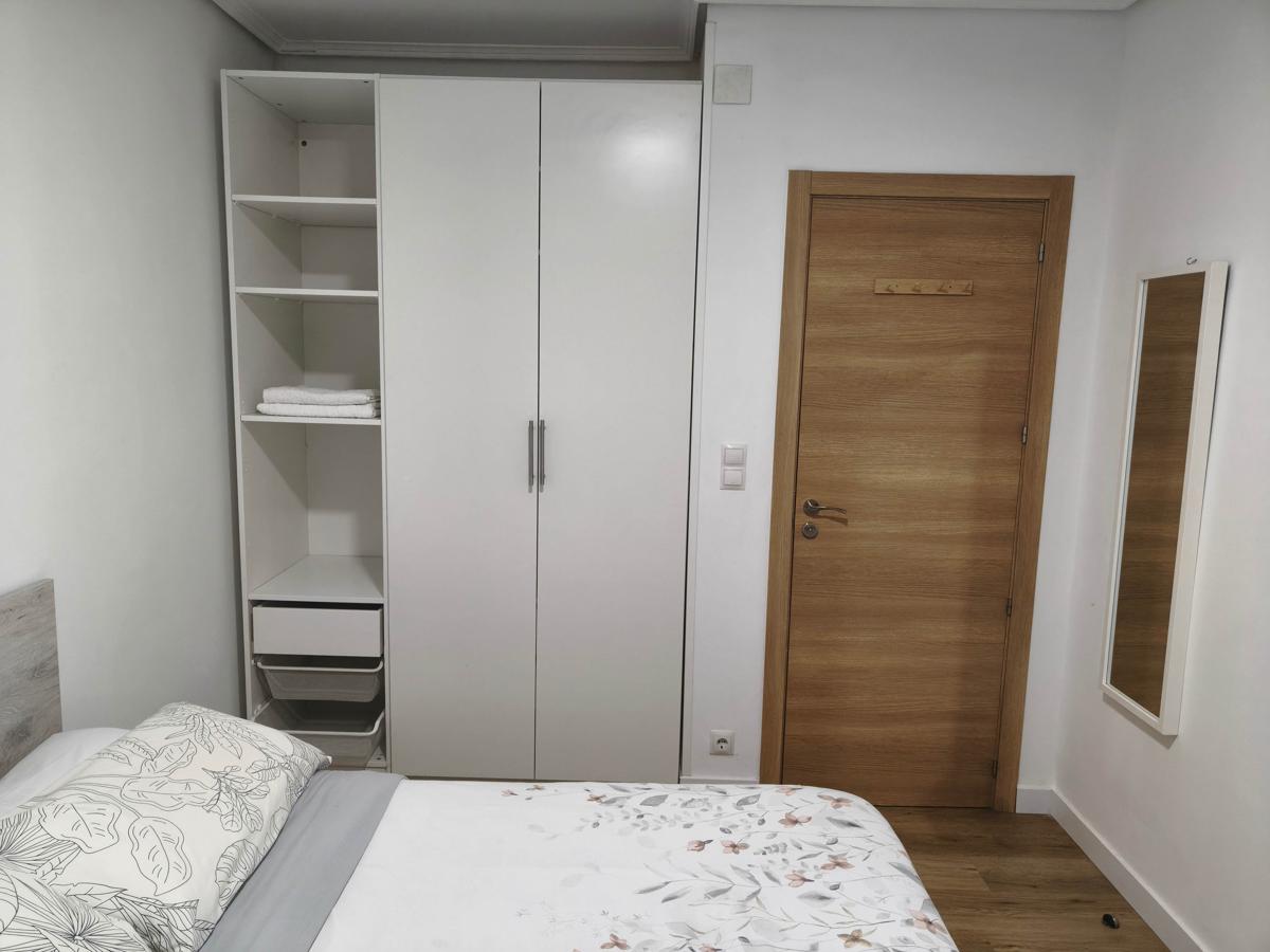 Habitación con balcón centro Bilbao Artístico photo 4