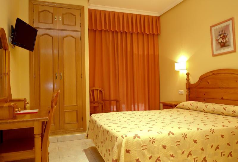 Hostal Toledo photo 2